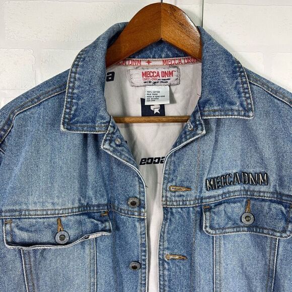 Vintage Mecca Women’s Jean Jacket Fits like a Medium - Picture 2 of 14